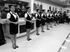 满洲里公司职业化礼仪展演队 规范服务与广告设计的融合之路
